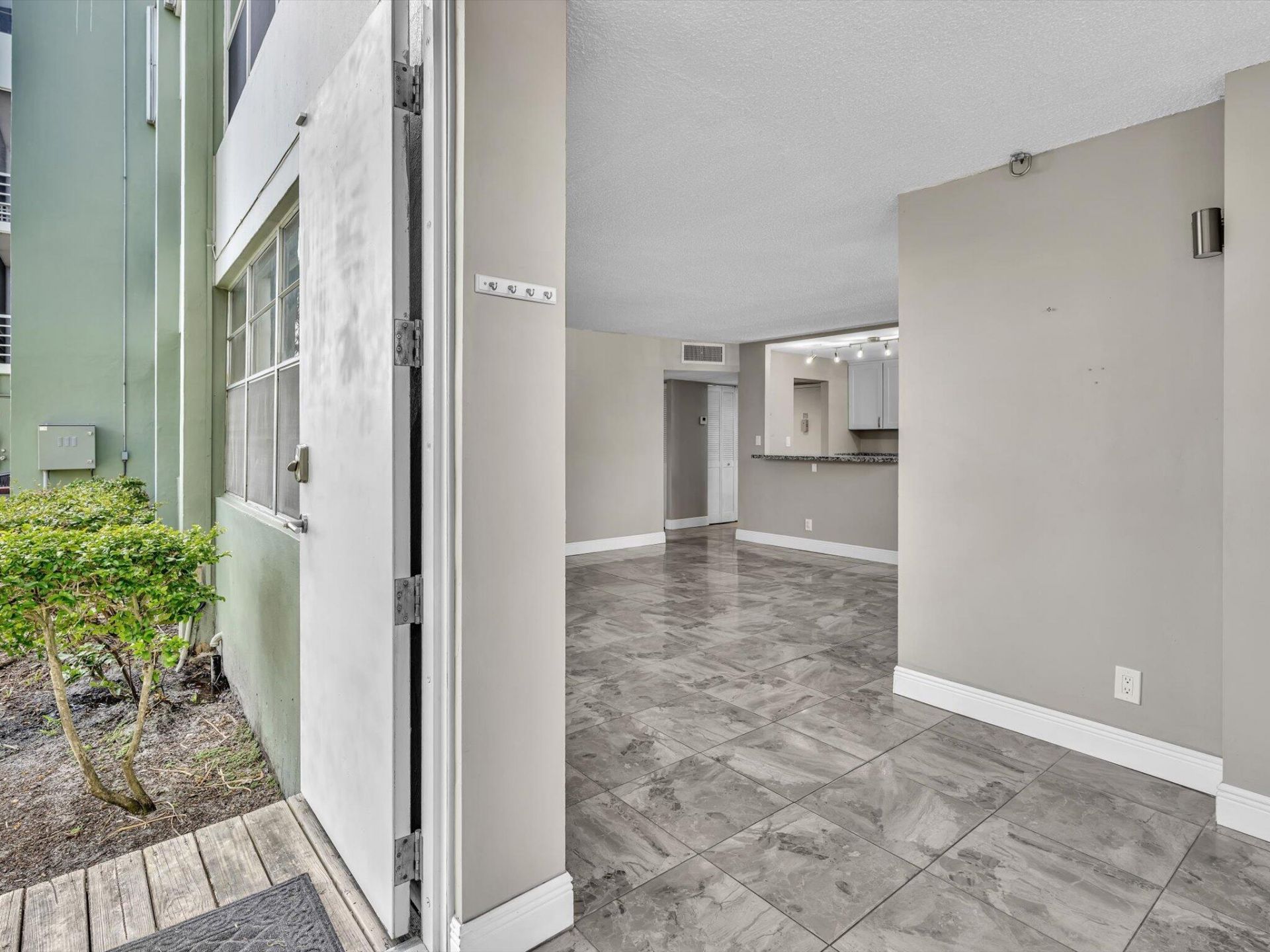 2741 Taft Street, Unit 104, Hollywood, FL 33020 Photo
