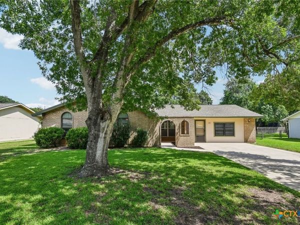 1641 Driftwood Drive, Seguin, TX 78155