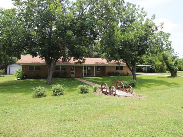 741 W Bell ST , Bartlett, TX 76511