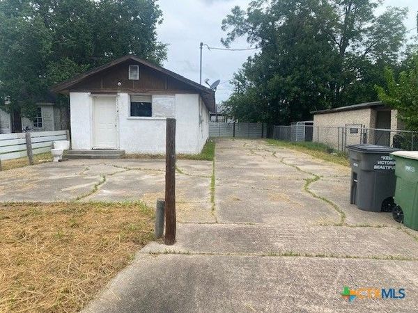 2516 Ozark Street , Victoria, TX 77901