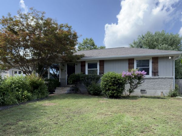 2896 Lyncrest Dr, Nashville, TN 37214