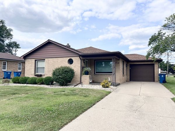 444 W 2nd Street , Oglesby, IL 61348