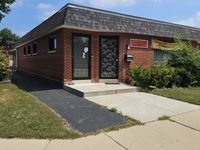 2621 Elisha Avenue, Zion, IL 60099 primary photo