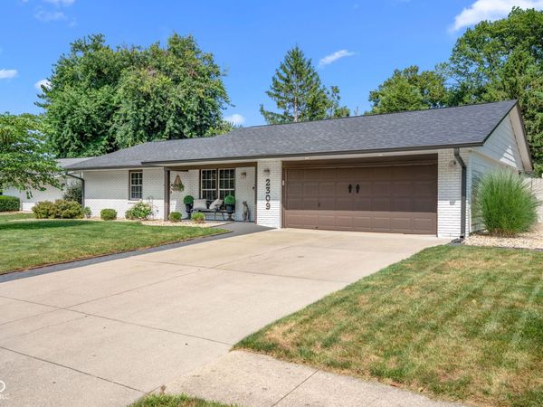 2309 Jolinda Court, Columbus, IN 47203