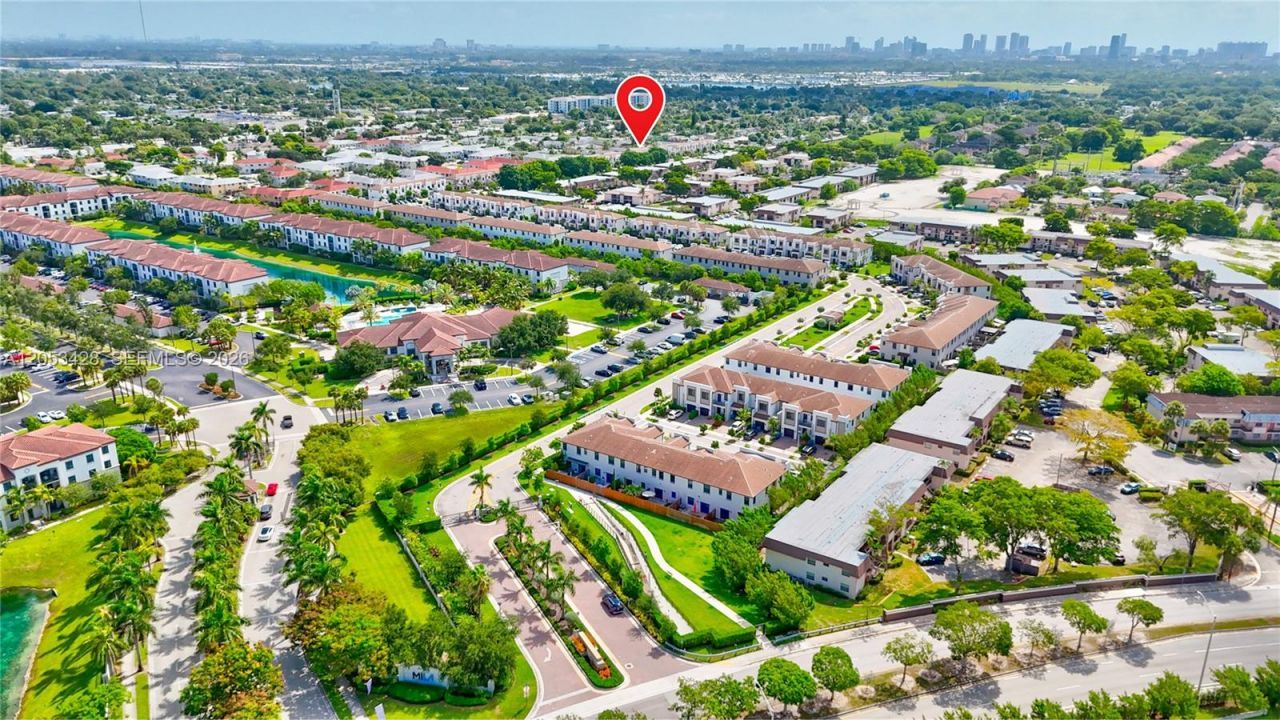 953 NE 211th St , Miami, FL 33179 Photo