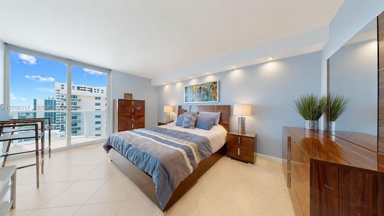 2401 Collins Ave , Unit 1709, Miami Beach, FL 33140 Photo