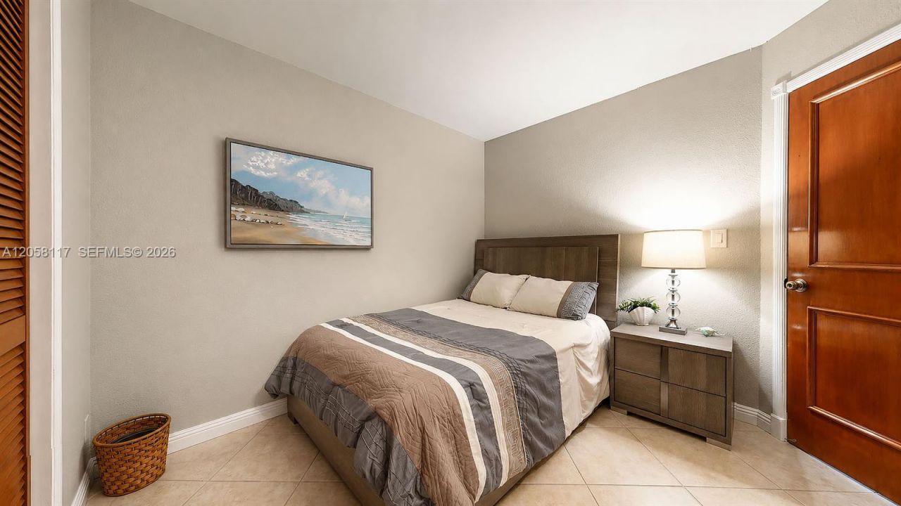 2401 Collins Ave , Unit 1709, Miami Beach, FL 33140 Photo