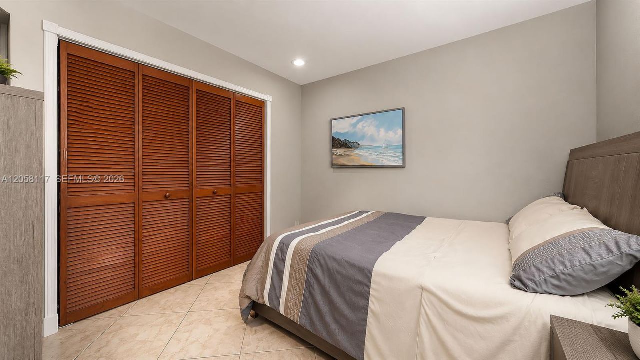 2401 Collins Ave , Unit 1709, Miami Beach, FL 33140 Photo