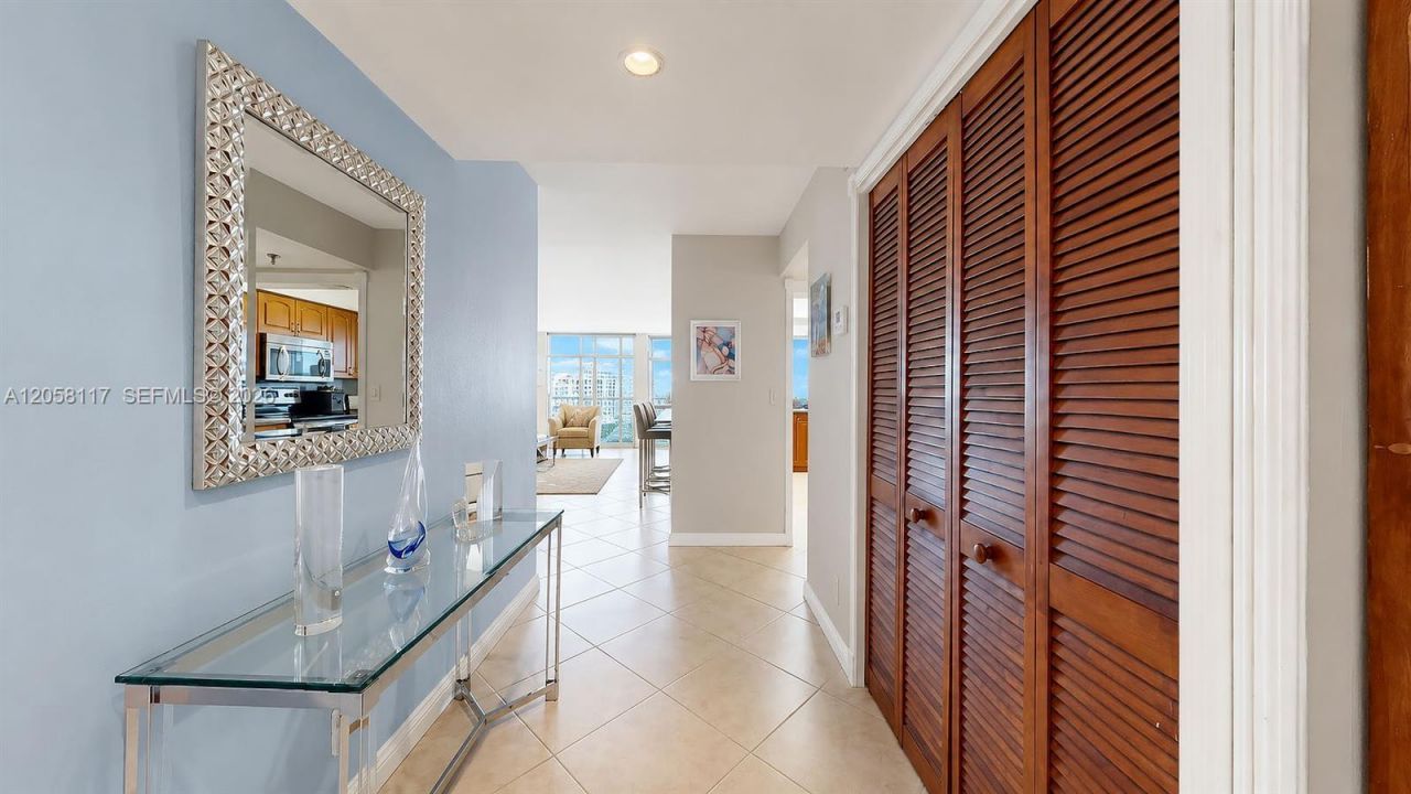 2401 Collins Ave , Unit 1709, Miami Beach, FL 33140 Photo