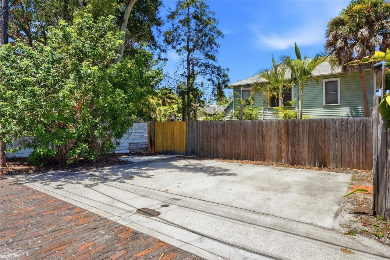 608 9th Avenue N, Saint Petersburg, FL 33701 Photo