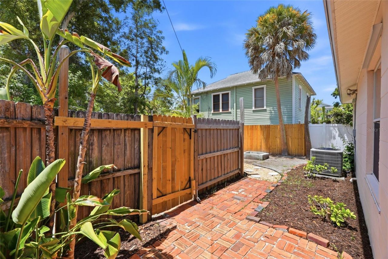 608 9th Avenue N, Saint Petersburg, FL 33701 Photo