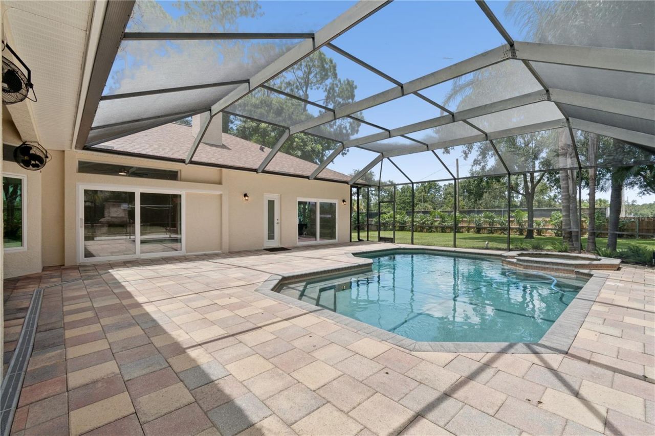 18811 Victor Manuel Drive, Lutz, FL 33548 Photo