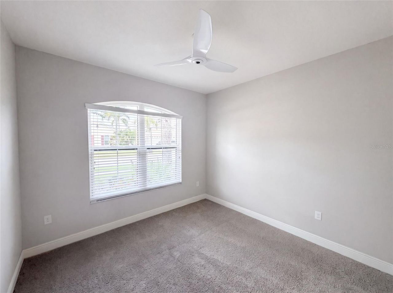 2575 Grand Lakeside Drive, Palm Harbor, FL 34684 Photo