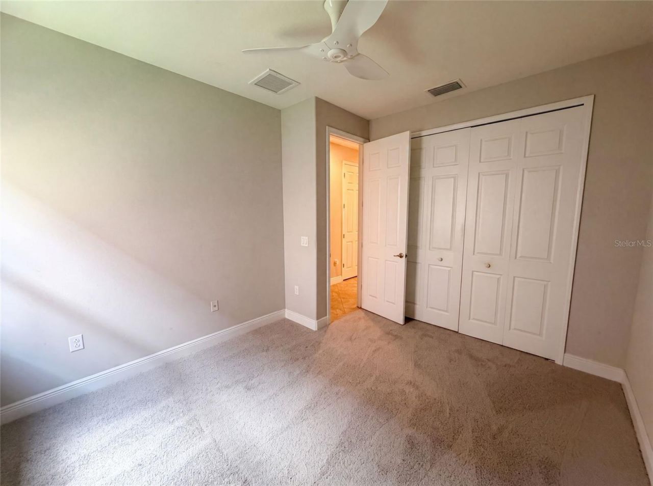 2575 Grand Lakeside Drive, Palm Harbor, FL 34684 Photo