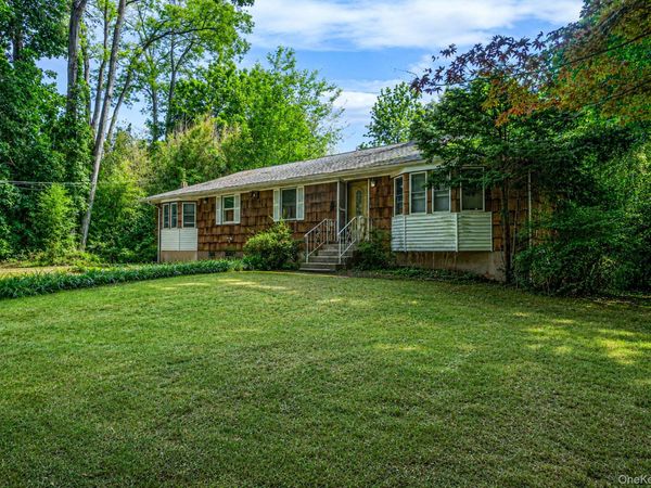 11 Radio Avenue , Miller Place, NY 11764