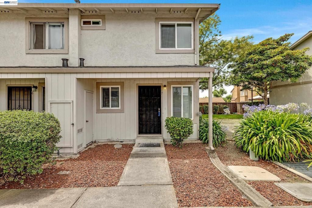 27427 Stoneridge Court, Unit #7, Hayward, CA 94544 Main Photo