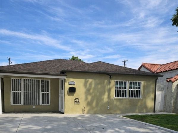 819 E 85th Street, Los Angeles, CA 90001