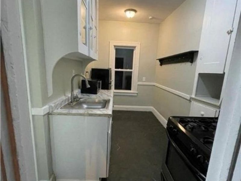 568 101 Street, Cleveland, OH 44108 Photo 8