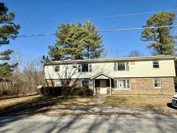 1457 W Lake Drive , Murphysboro, IL 62966