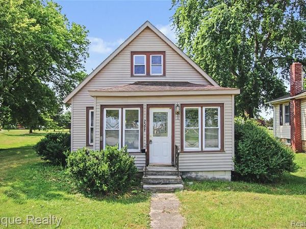 2598 Black River Street , Deckerville Vlg, MI 48427