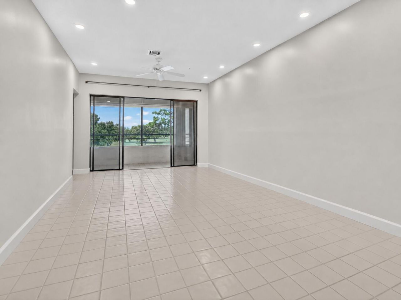 7460 La Paz Boulevard, Unit 304, Boca Raton, FL 33433 Photo