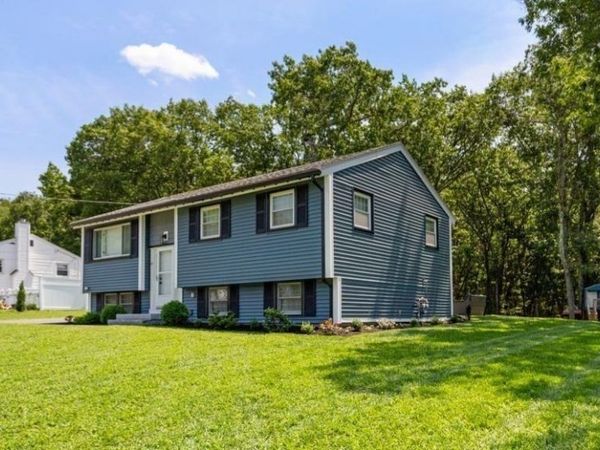 43 Newport Drive, Westford, MA 01886