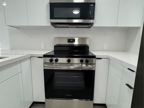 180 W 21st St, Unit 180, Hialeah, FL 33010