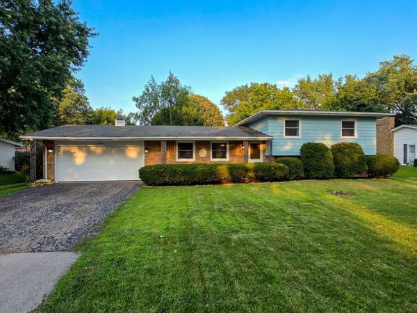15821 S River Road , Plainfield, IL 60544