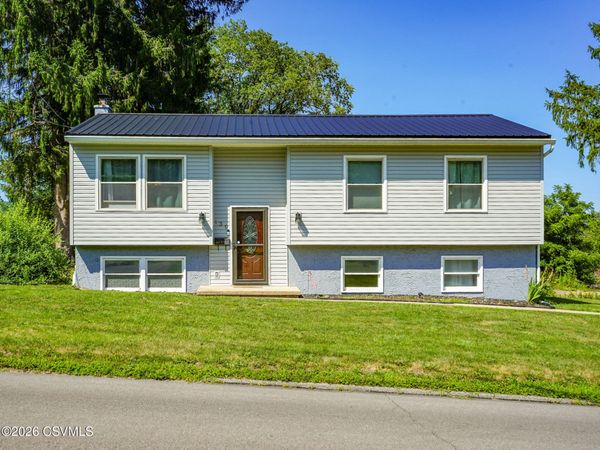130 W HOUSTON Avenue, Montgomery, PA 17752