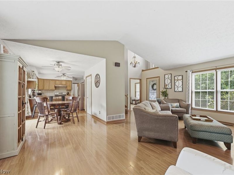 11041 Newbury Avenue NW, Uniontown, OH 44685 Photo 10