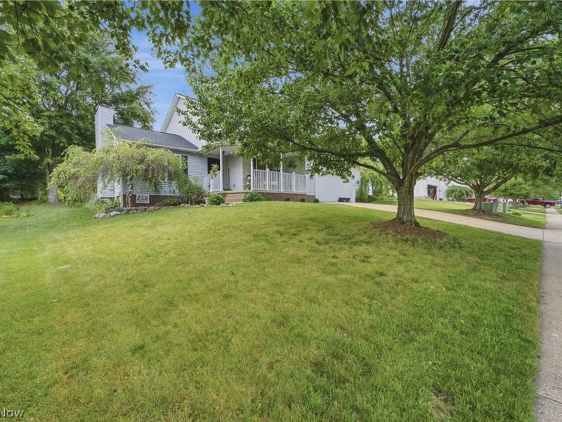 11041 Newbury Avenue NW, Uniontown, OH 44685 Photo 4