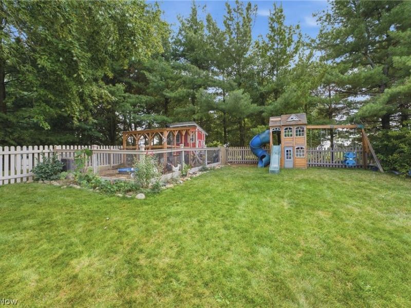 11041 Newbury Avenue NW, Uniontown, OH 44685 Photo 46