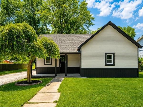 207 W 3rd Street, Creighton, MO 64739