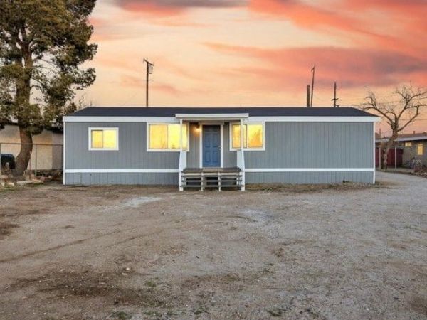 2869 B Street, Rosamond, CA 93560