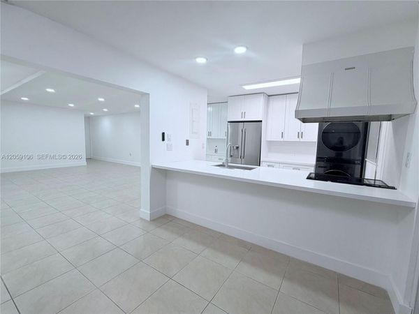 7011 Crown Gate Ct., Miami Lakes, FL 33014