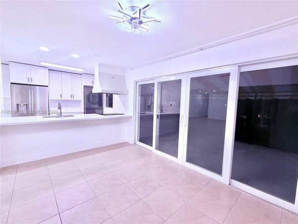 7011 Crown Gate Ct , Miami Lakes, FL 33014