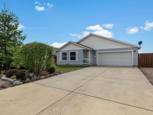 317 Center Ridge Drive, Culver, OR 97734