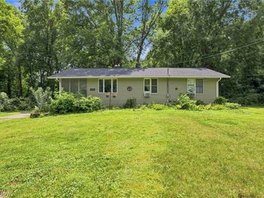 712 Renninger Road, New Franklin, OH 44319