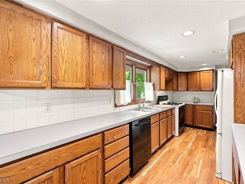 712 Renninger Road, New Franklin, OH 44319 Photo 12