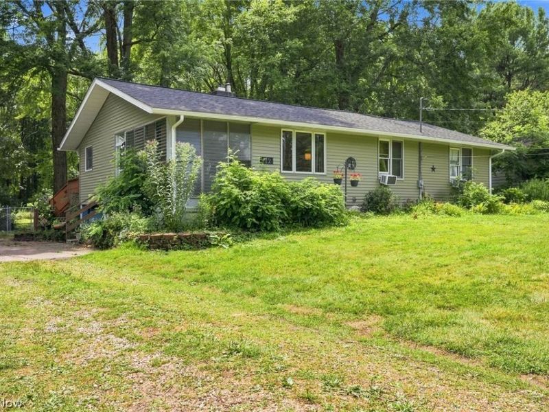 712 Renninger Road, New Franklin, OH 44319 Photo 2
