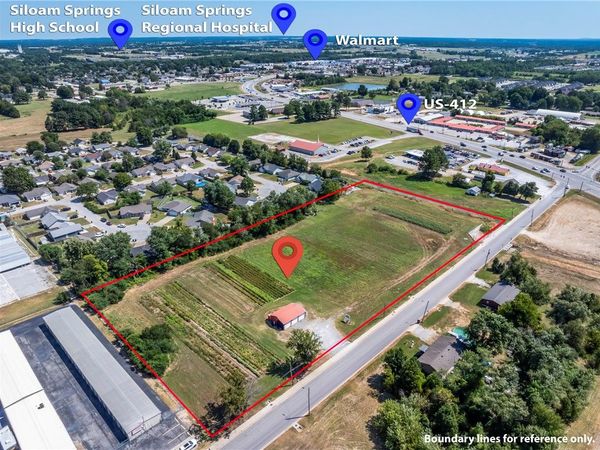 1595 E Kenwood Street, Siloam Springs, AR 72761