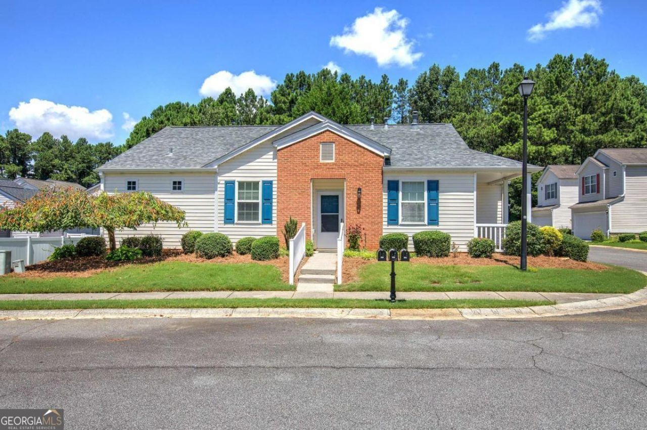560 Windcroft Circle Nw, Acworth, GA 30101 Main Photo