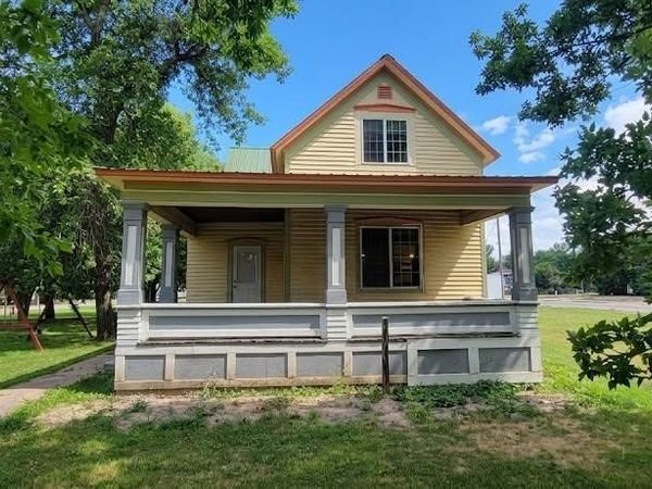 330 Main Street, Ipswich, SD 57451