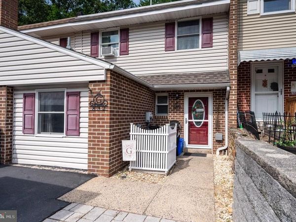 832 WOODCHUCK LANE, READING, PA 19606