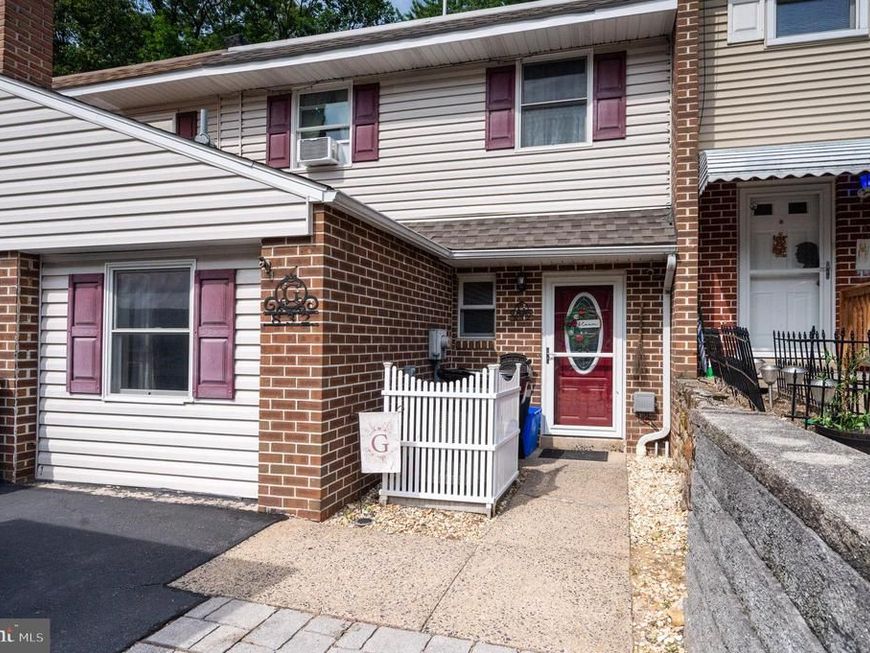 832 Woodchuck Lane, Reading, PA 19606 Main Photo