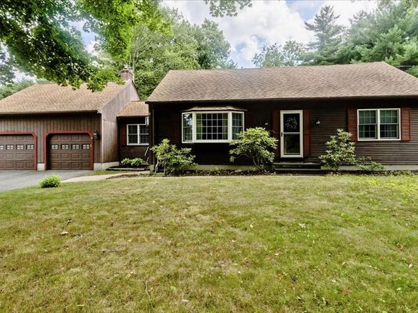 4 Caroline Cir, Palmer, MA 01069