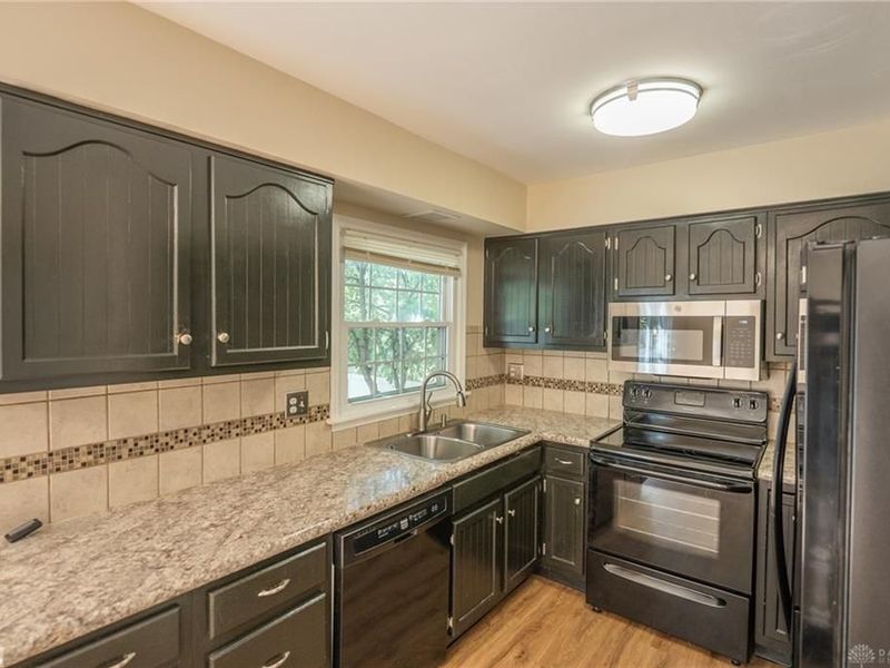 402 Gwinnett Commons, Washington Township, OH 45459 Photo 10