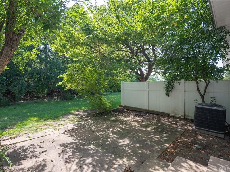 402 Gwinnett Commons, Washington Township, OH 45459 Photo 32