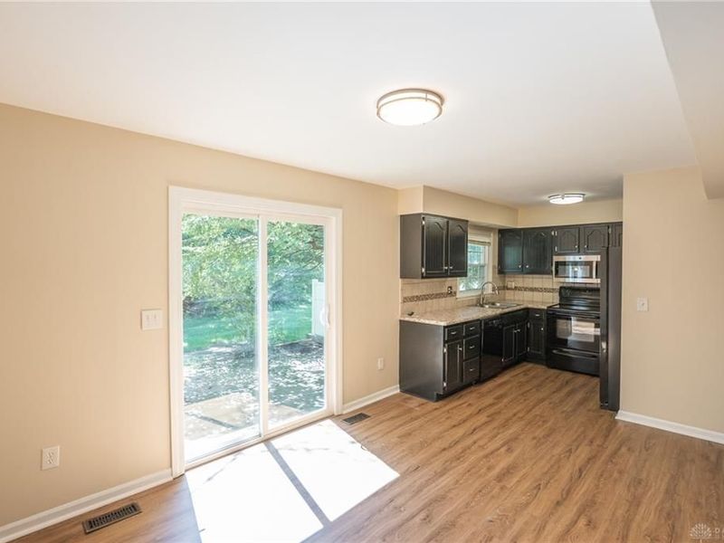402 Gwinnett Commons, Washington Township, OH 45459 Photo 7