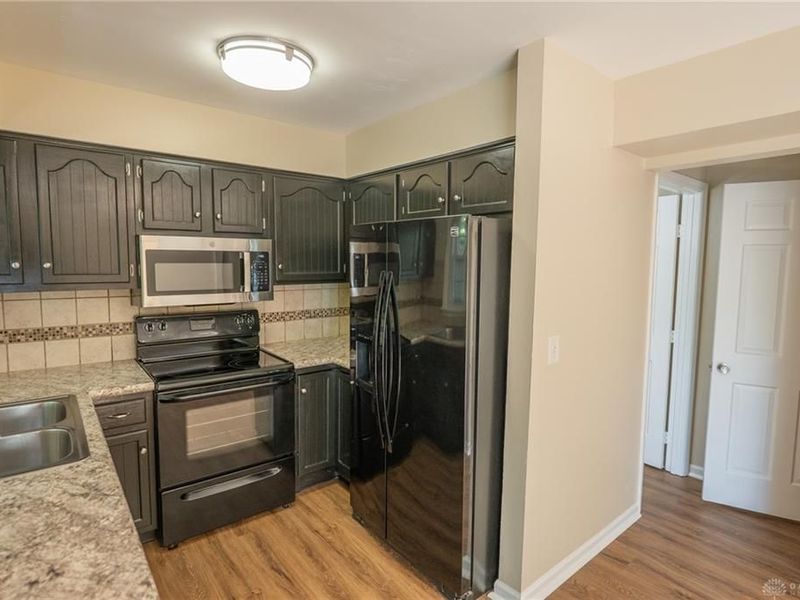 402 Gwinnett Commons, Washington Township, OH 45459 Photo 9